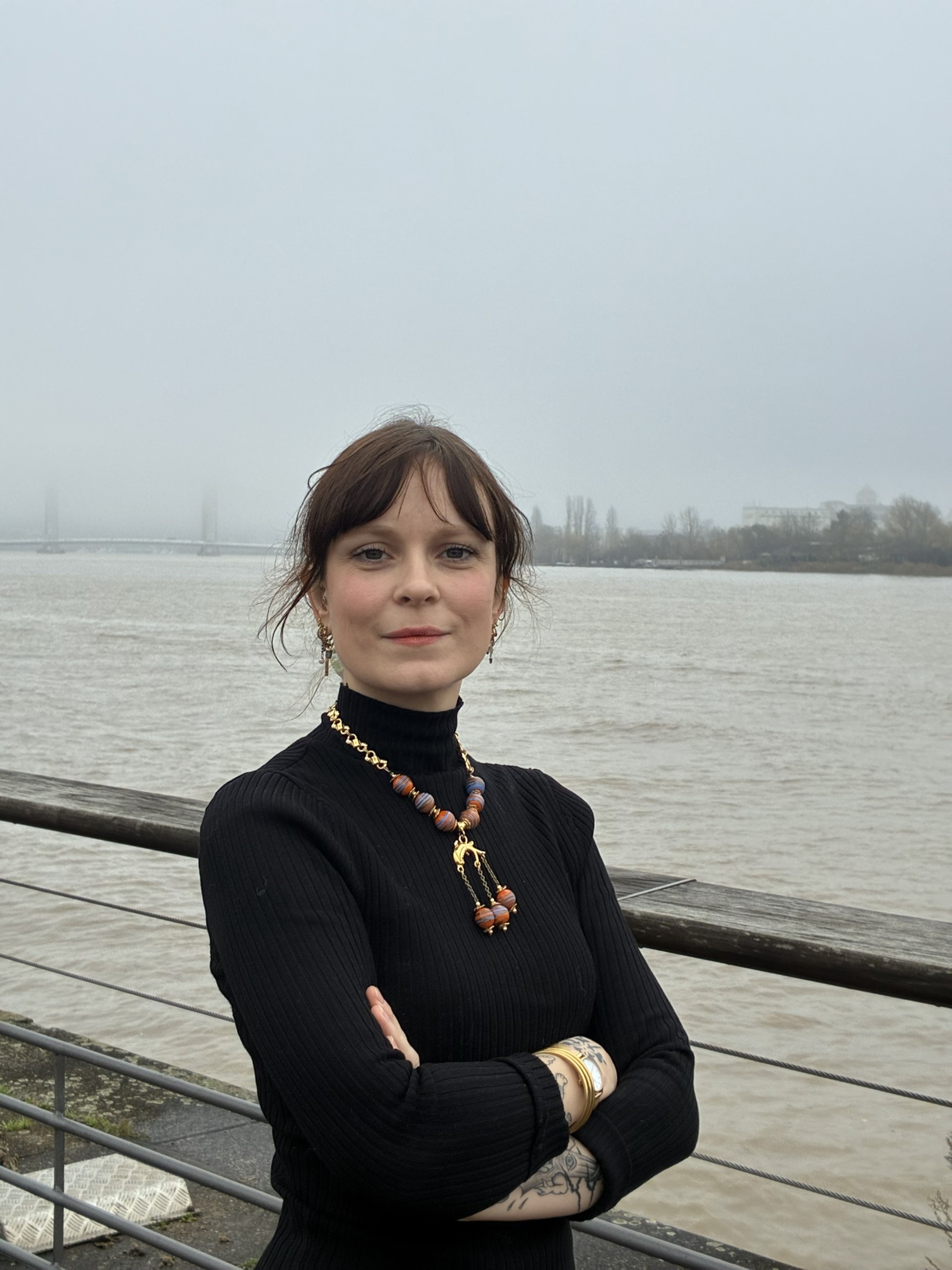 Claire – Assistante Administrative